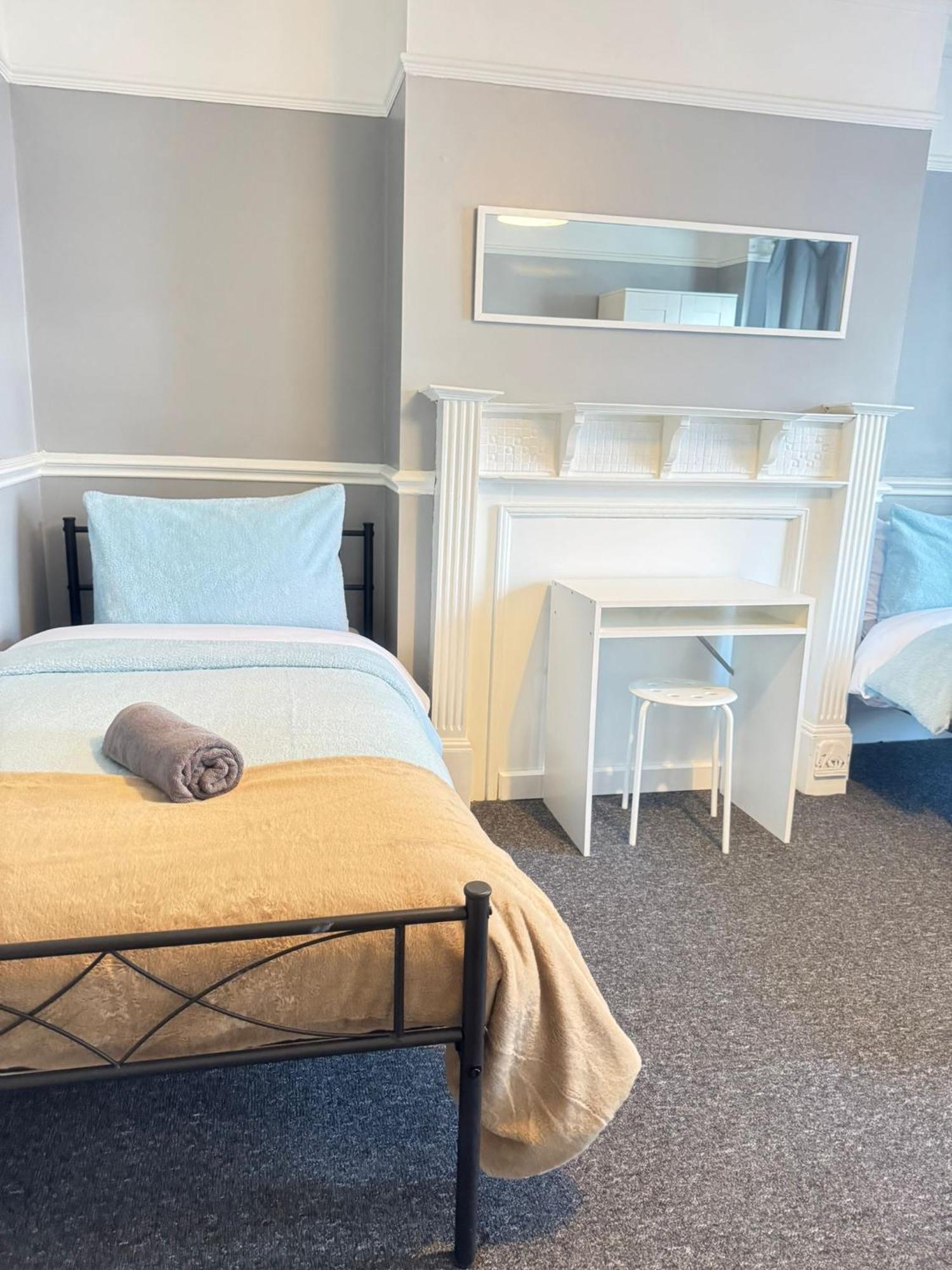 Shirley House 6, Guest House, Self Catering, Self Check In With Smart Locks, Use Of Fully Equipped Kitchen, Close To City Centre, Ideal For Longer Stays, Excellent Transport Links Southampton Extérieur photo