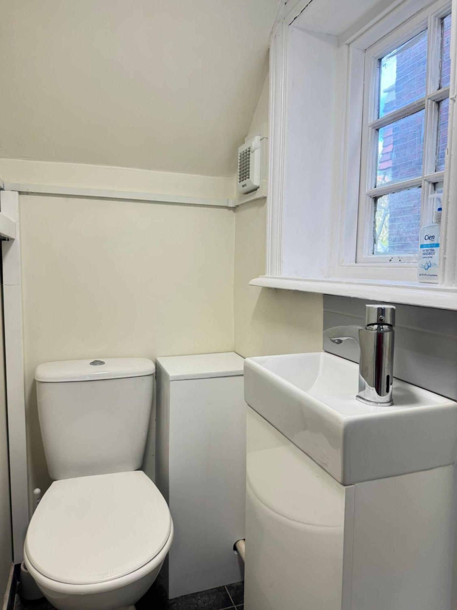 Shirley House 6, Guest House, Self Catering, Self Check In With Smart Locks, Use Of Fully Equipped Kitchen, Close To City Centre, Ideal For Longer Stays, Excellent Transport Links Southampton Extérieur photo