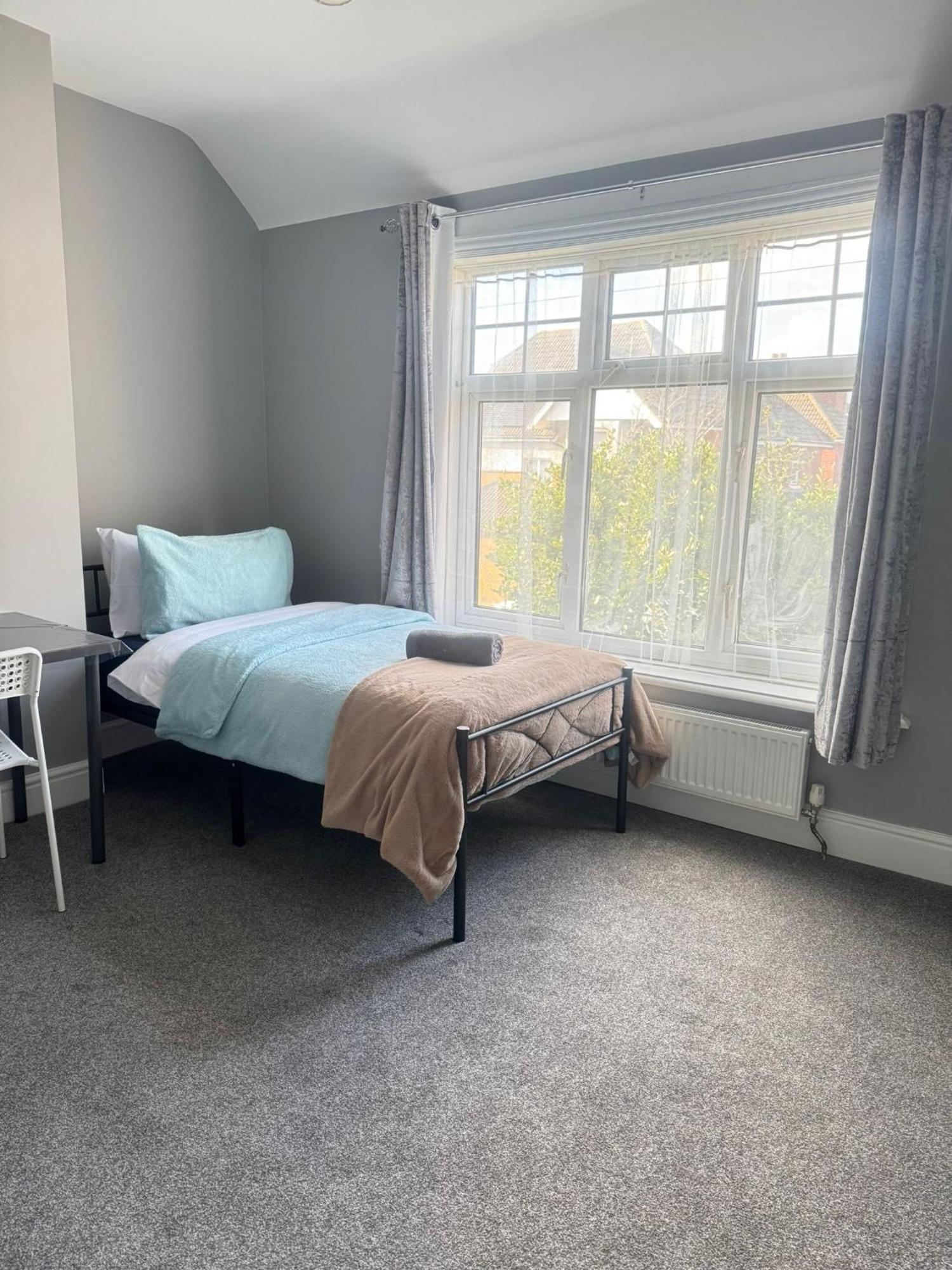 Shirley House 6, Guest House, Self Catering, Self Check In With Smart Locks, Use Of Fully Equipped Kitchen, Close To City Centre, Ideal For Longer Stays, Excellent Transport Links Southampton Extérieur photo