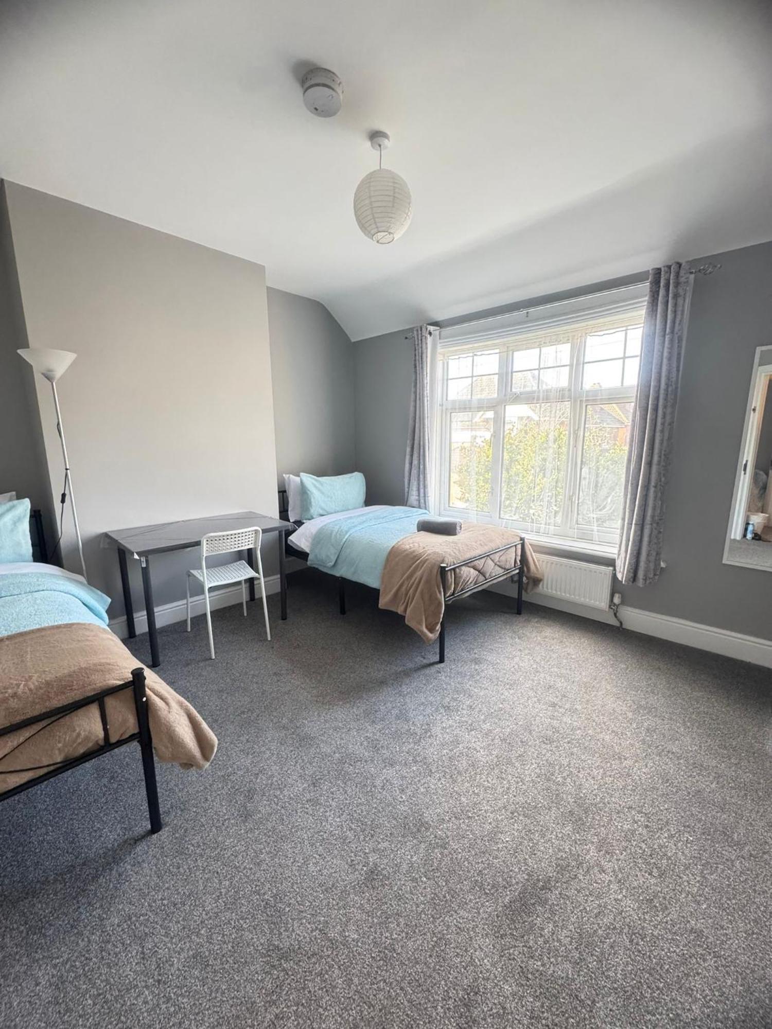 Shirley House 6, Guest House, Self Catering, Self Check In With Smart Locks, Use Of Fully Equipped Kitchen, Close To City Centre, Ideal For Longer Stays, Excellent Transport Links Southampton Extérieur photo