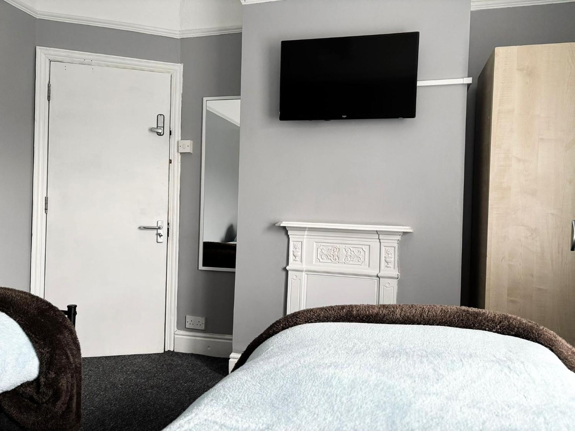 Shirley House 6, Guest House, Self Catering, Self Check In With Smart Locks, Use Of Fully Equipped Kitchen, Close To City Centre, Ideal For Longer Stays, Excellent Transport Links Southampton Extérieur photo