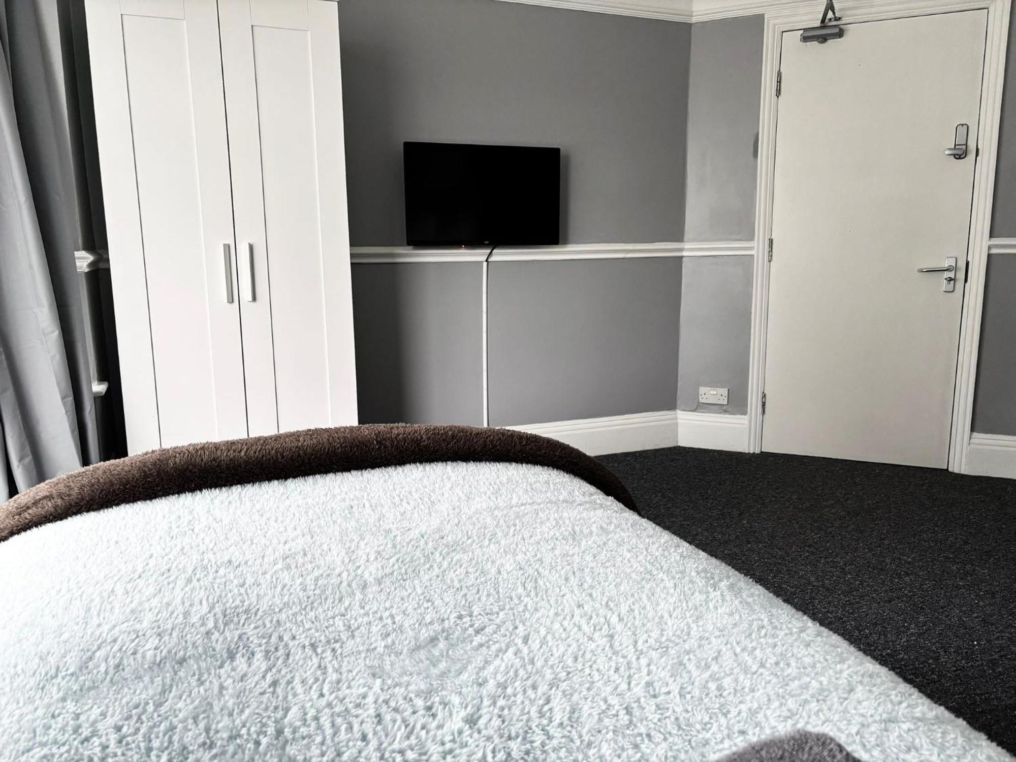 Shirley House 6, Guest House, Self Catering, Self Check In With Smart Locks, Use Of Fully Equipped Kitchen, Close To City Centre, Ideal For Longer Stays, Excellent Transport Links Southampton Extérieur photo