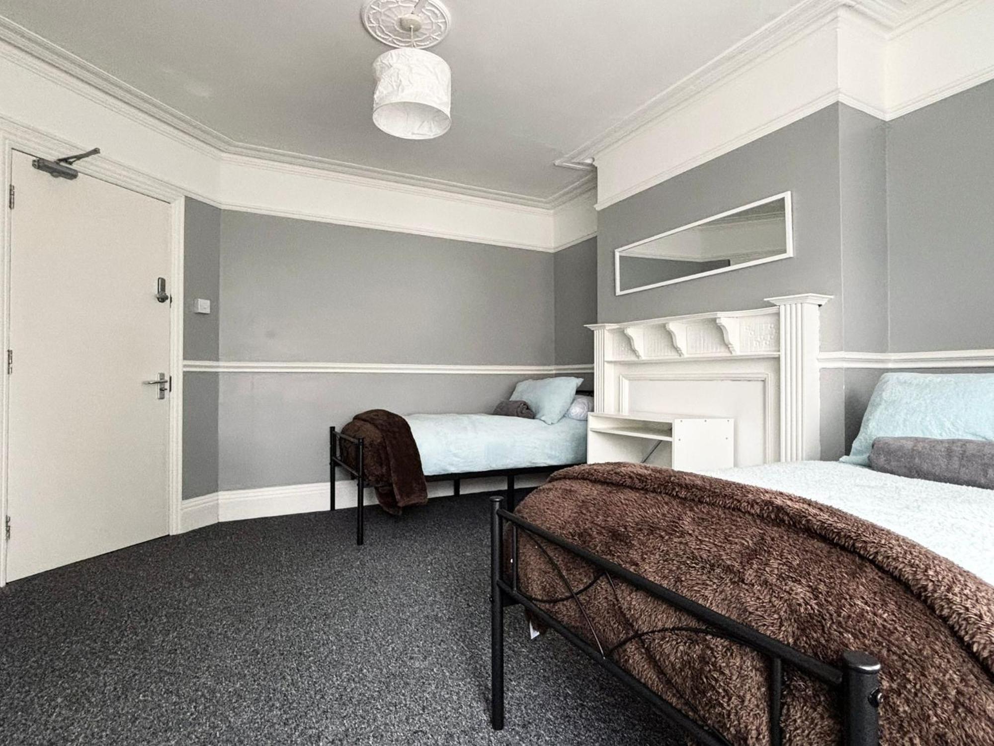 Shirley House 6, Guest House, Self Catering, Self Check In With Smart Locks, Use Of Fully Equipped Kitchen, Close To City Centre, Ideal For Longer Stays, Excellent Transport Links Southampton Extérieur photo